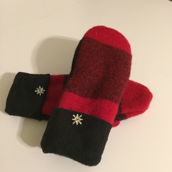 Red Black Wool Mittens Small to Medium Wool Fleece - Picture 1 of 5